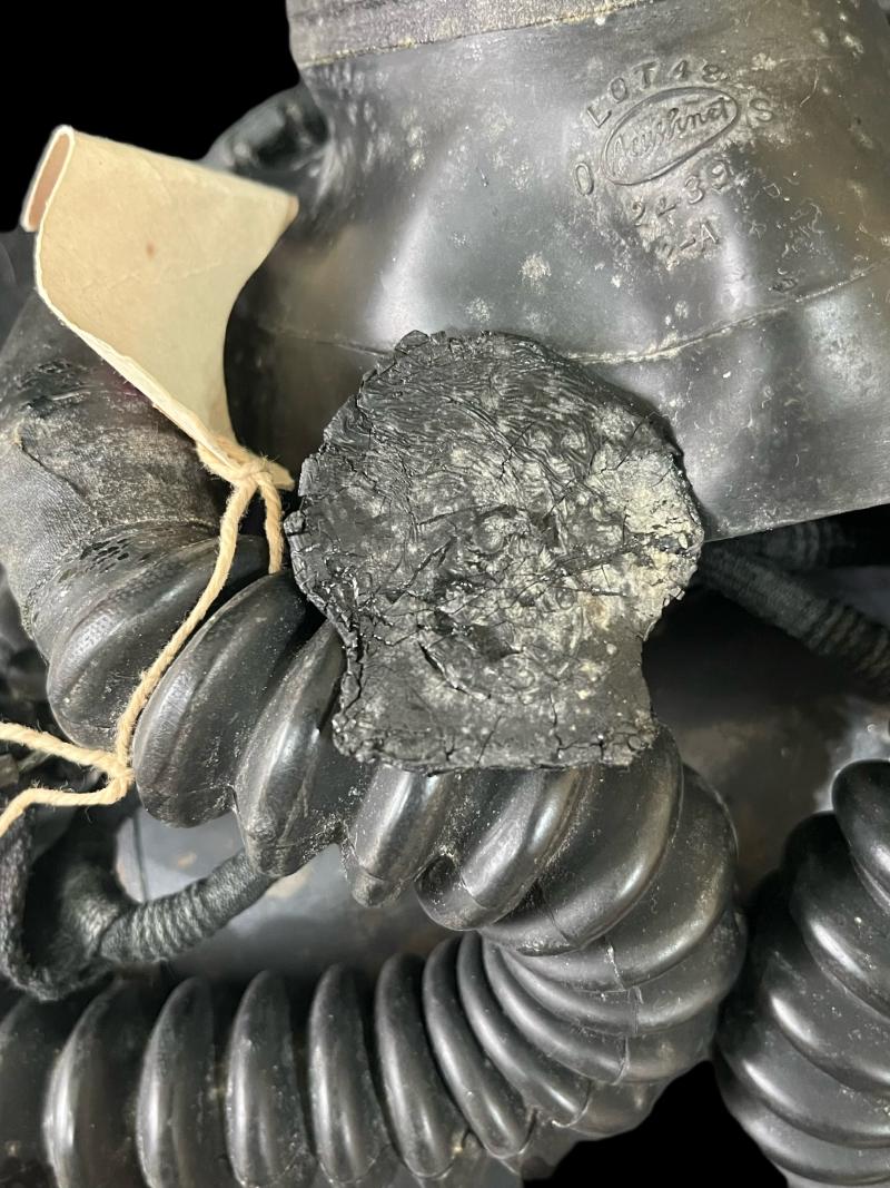 WW2 US U DIAPHRAGM GAS MASK