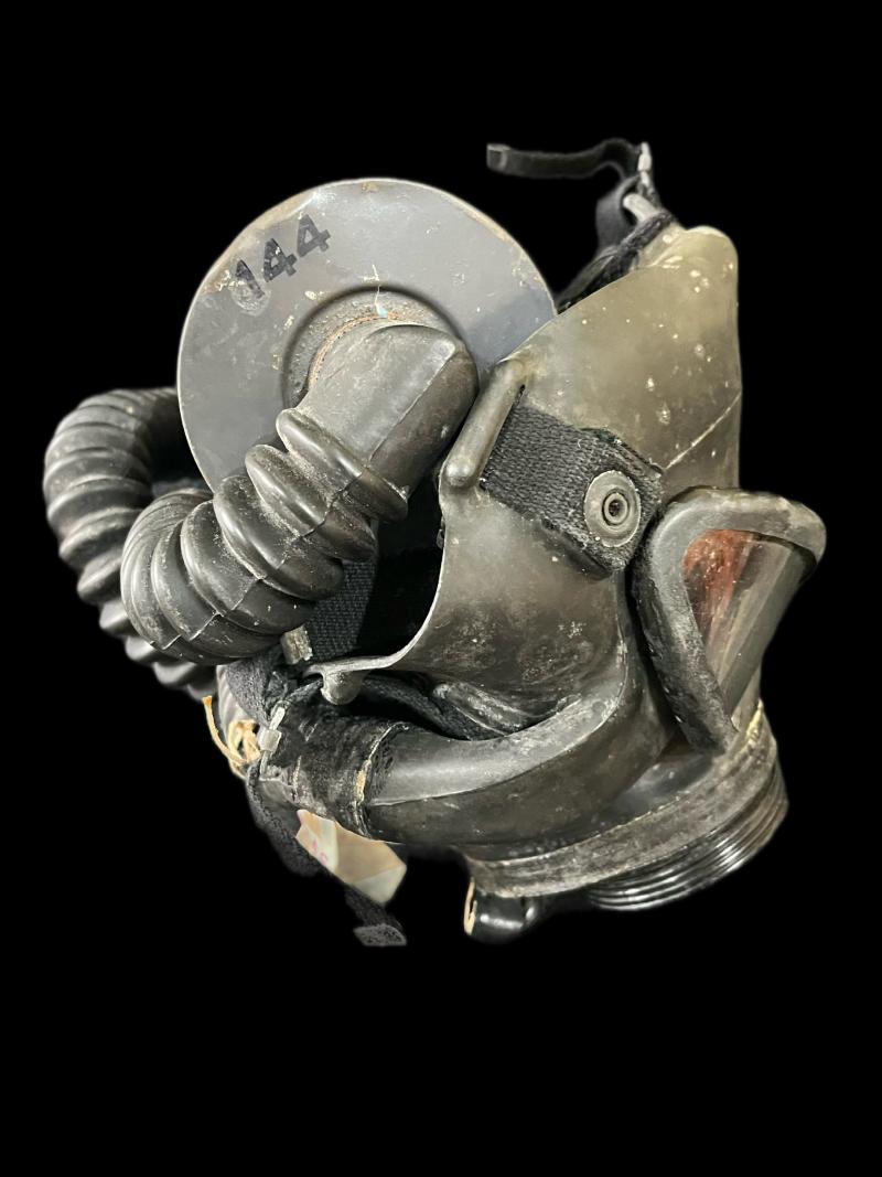 WW2 US U DIAPHRAGM GAS MASK