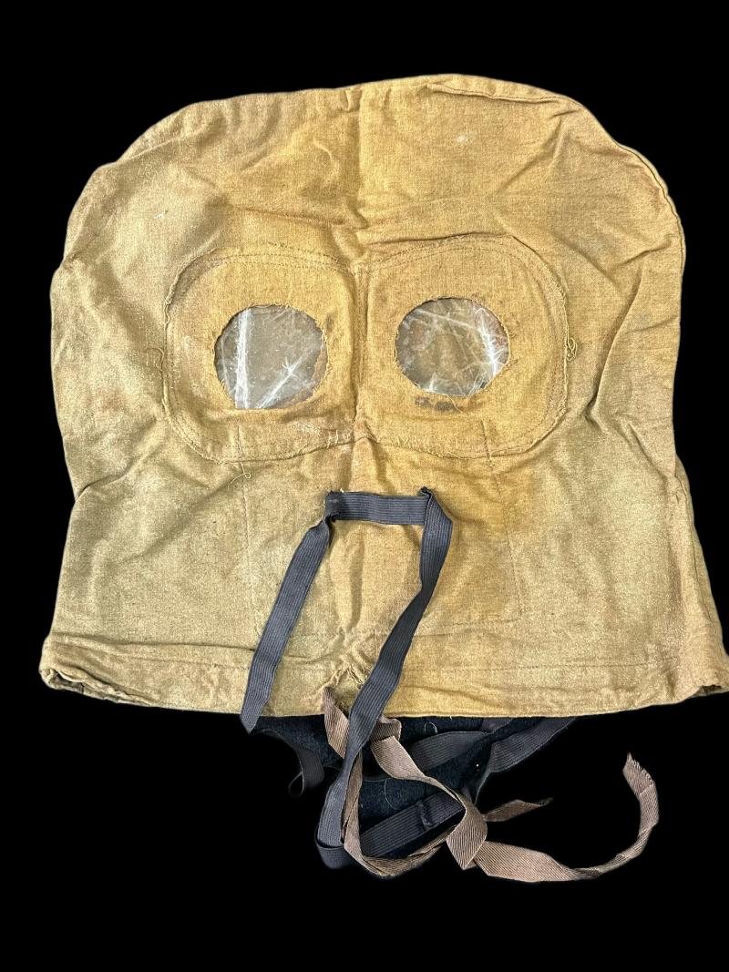 VERY RARE WW1 BRITISH 1915 SMOKE HOOD (GAS MASK)