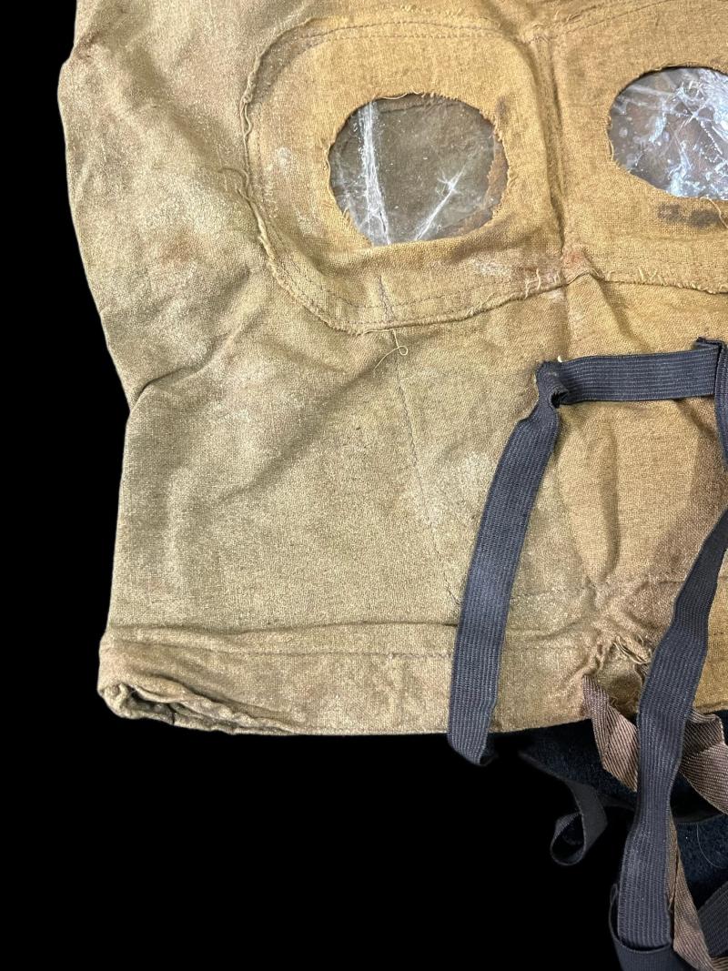 VERY RARE WW1 BRITISH 1915 SMOKE HOOD (GAS MASK)