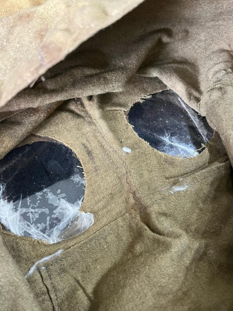 VERY RARE WW1 BRITISH 1915 SMOKE HOOD (GAS MASK)