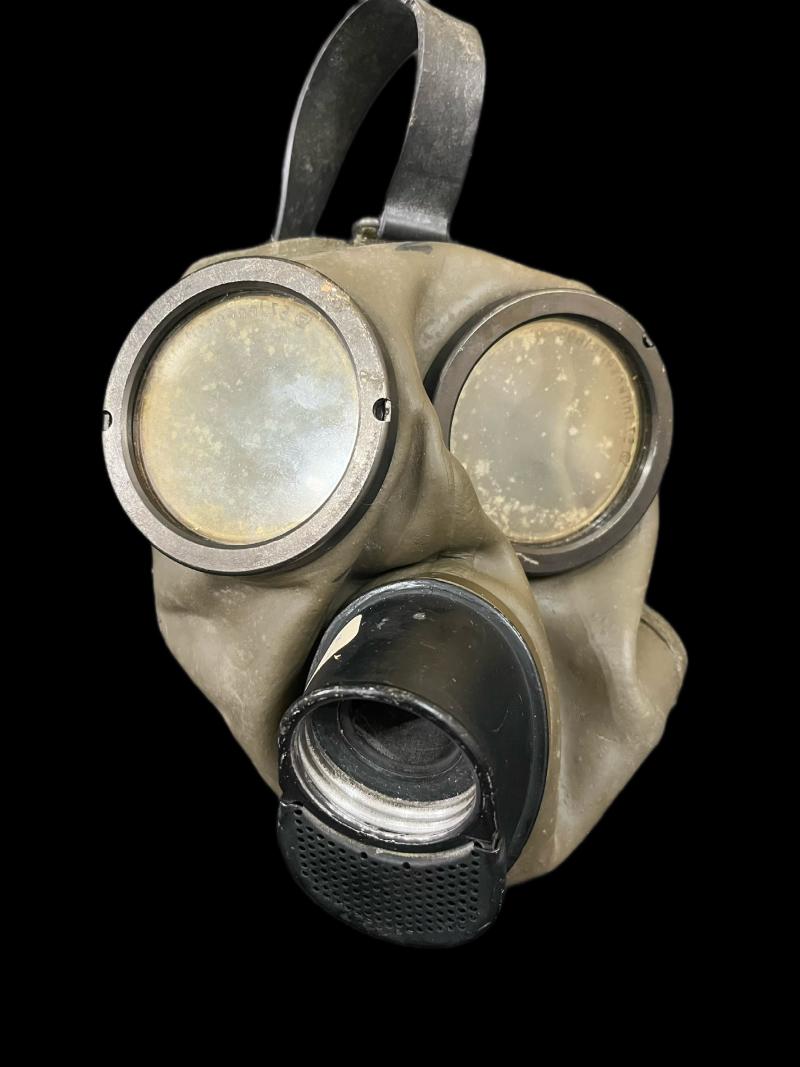 GERMAN DRAEGER GM54 GAS MASK