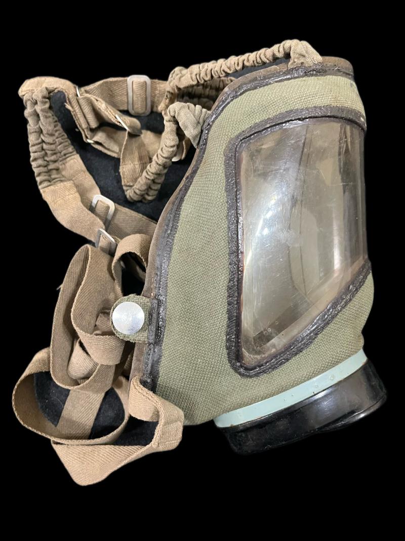 GERMAN DR HUGO STOLZENBERG GAS MASK