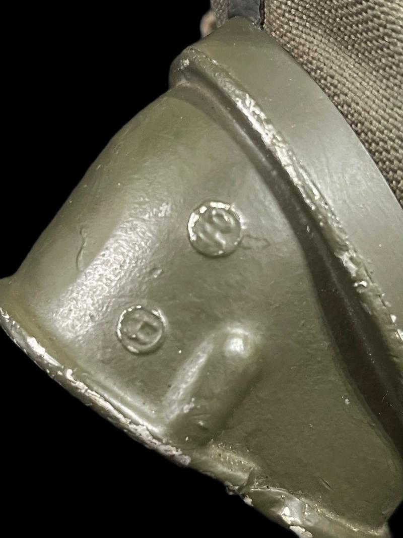 WW2 GERMAN DRAEGER M30 GAS MASK