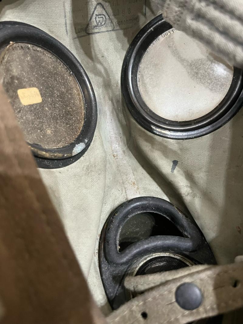 WW2 GERMAN DRAEGER M30 GAS MASK