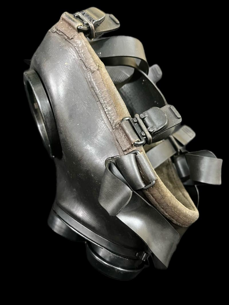 GERMAN DRAEGER GTG GAS MASK