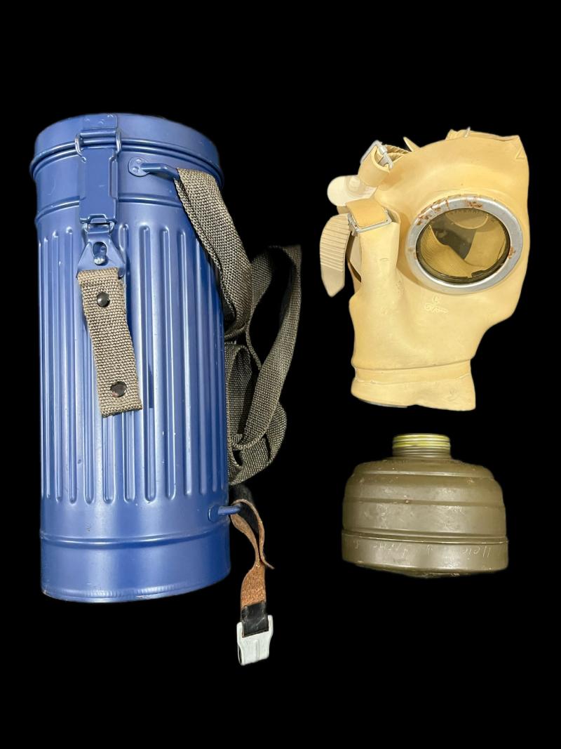 GERMAN AUER Z56 GAS MASK WITH FILTER AND TIN