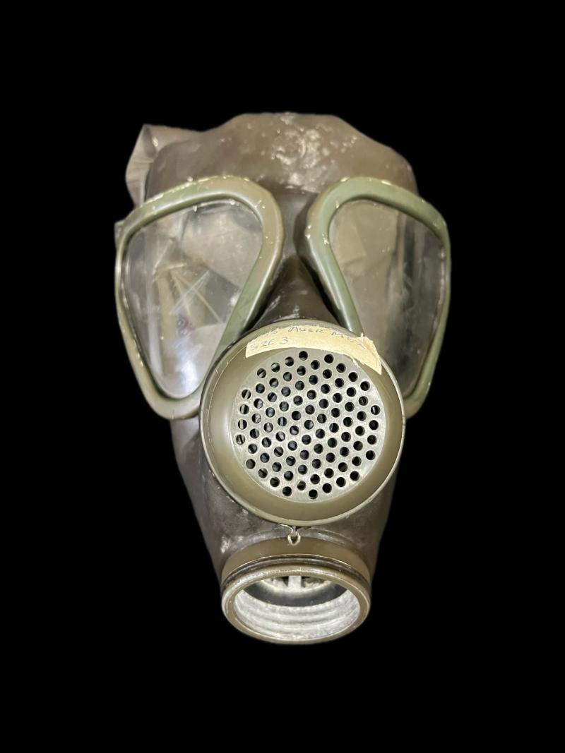 GERMAN AUER M62 GAS MASK