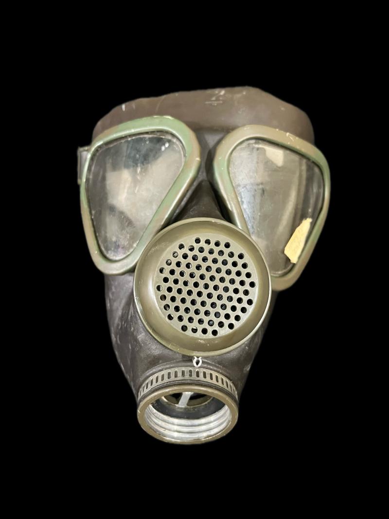 GERMAN AUER M62 GAS MASK