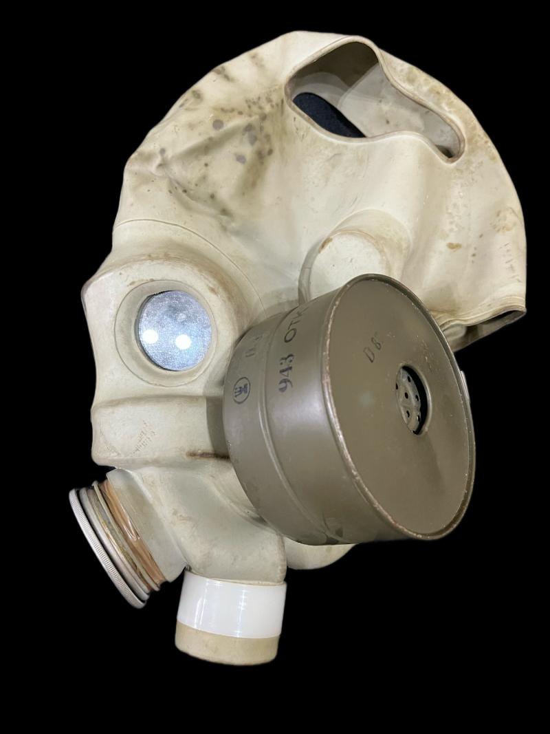 SOVIET PMG-1 GAS MASK WITH FILTER