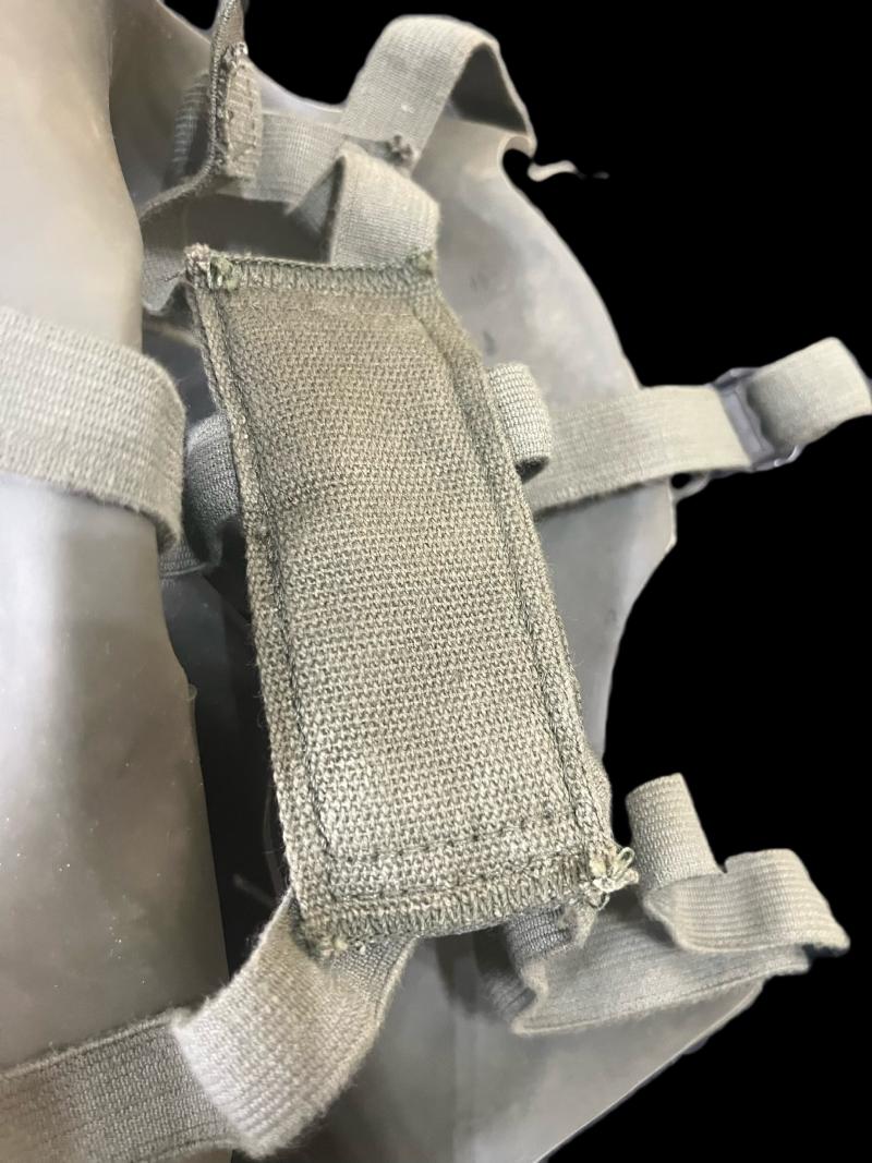 U.S VIETNAM ERA XM28E4 RIOT CONTROL GAS MASK