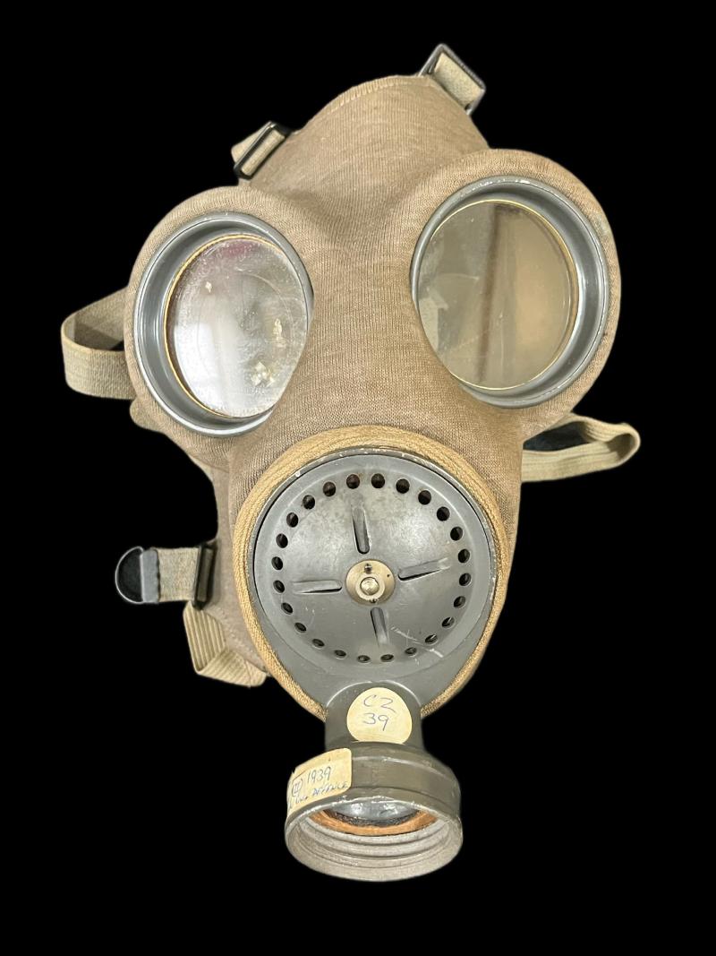 WW2 CZECH VZ.35 GAS MASK (GERMAN CAPTURED)