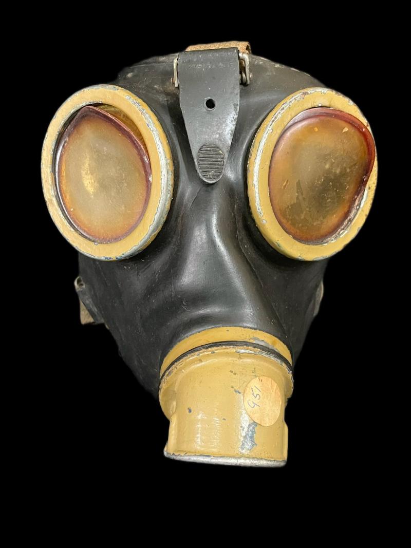 WW2 GERMAN GM-38 GAS MASK