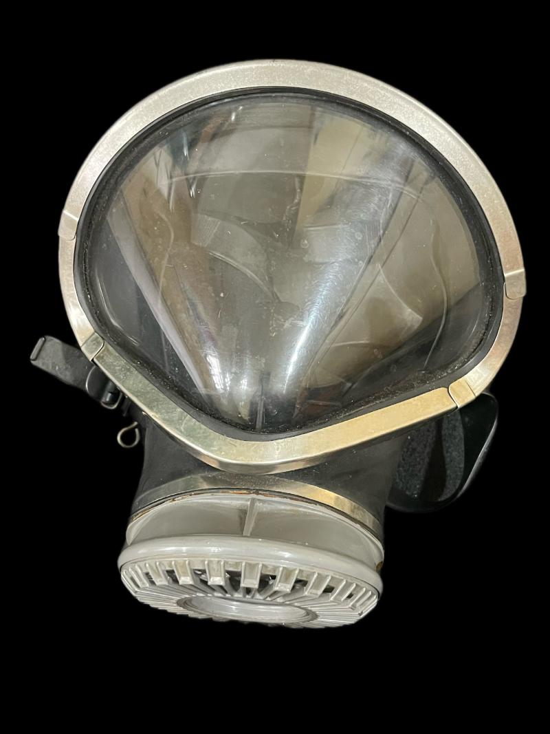 GERMAN DRAEGER FULL FACE GAS MASK