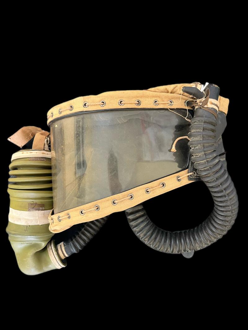 RARE WW2 BRITISH INJURY GAS MASK