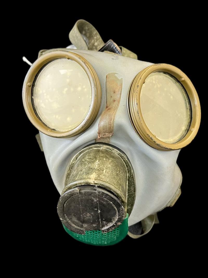 GERMAN AUER 735 GAS MASK
