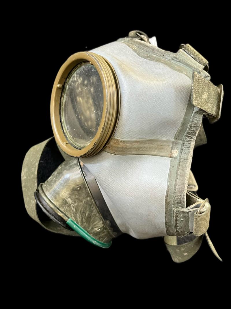 GERMAN AUER 735 GAS MASK