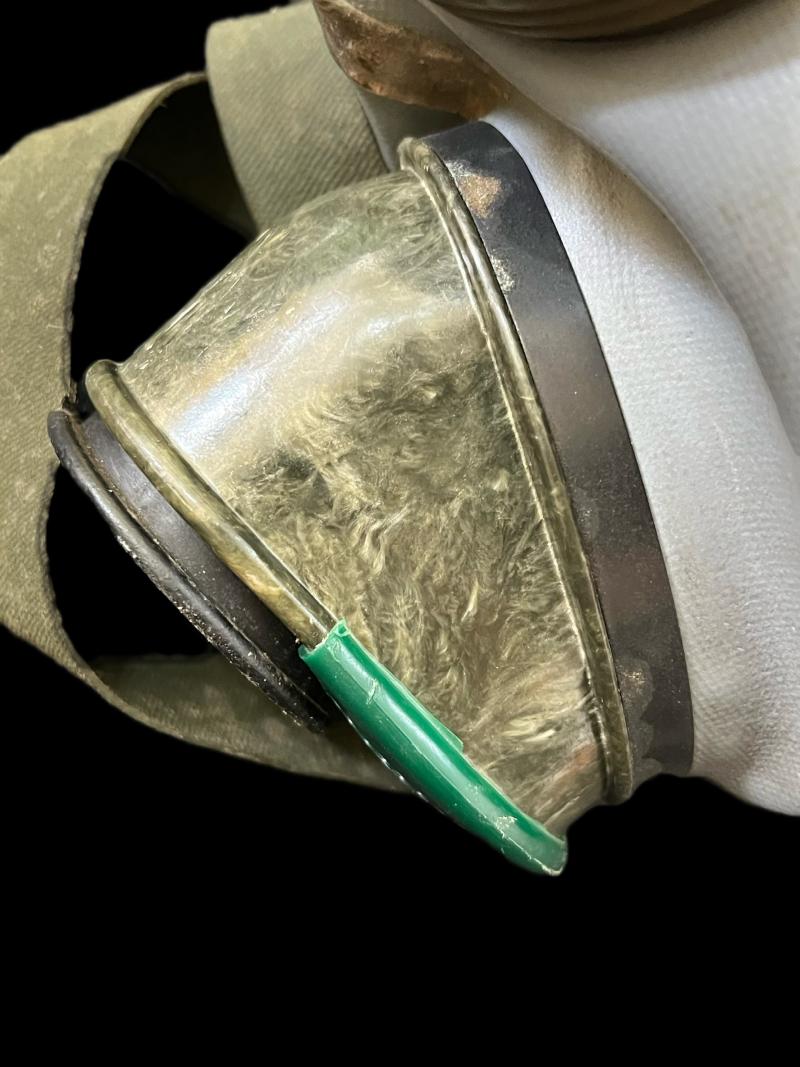 GERMAN AUER 735 GAS MASK