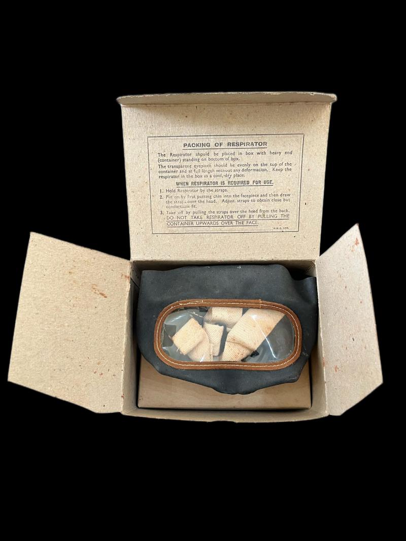 WW2 BRITISH CIVILIAN GAS MASK IN BOX