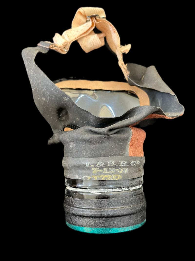 WW2 BRITISH CIVILIAN GAS MASK IN BOX