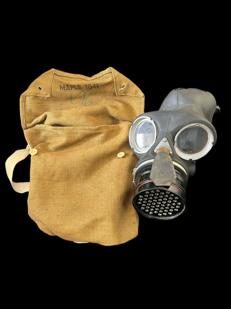WW2 BRITISH CIVILIAN DUTY GAS MASK AND BAG