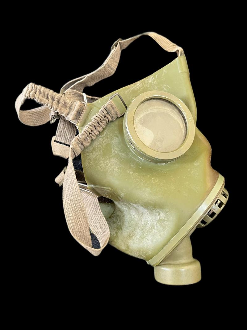 WW2 SWISS GAS MASK