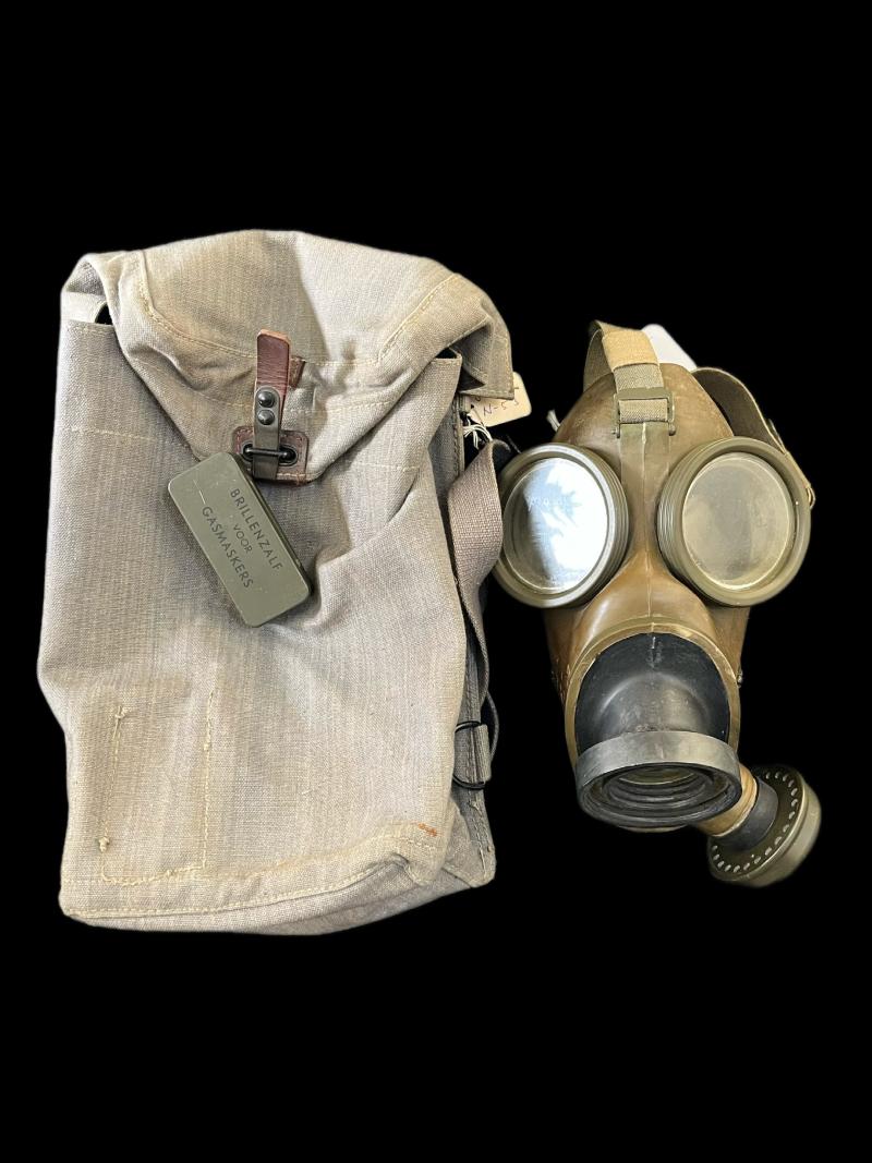 DUTCH MODEL K GAS MASK WITH BAG