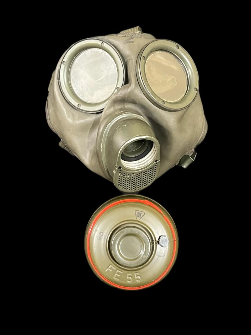 GERMAN GM54 GAS MASK AND FILTER