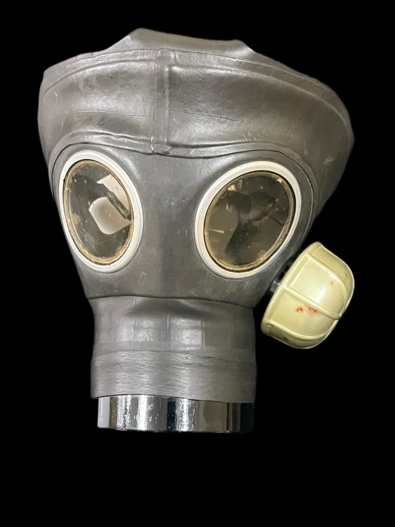 BRITISH C7 GAS MASK