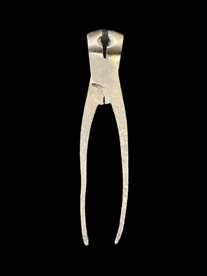 ANTIQUE BULLET MOULD