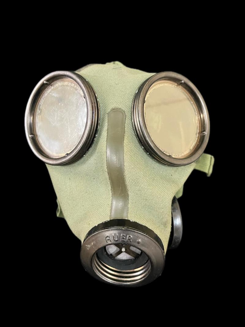 GERMAN AUER 744 GAS MASK