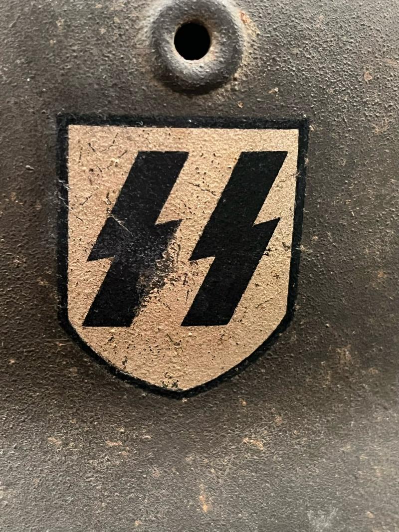 RARE WW2 GERMAN SS SINGLE DECAL M40 HELMET