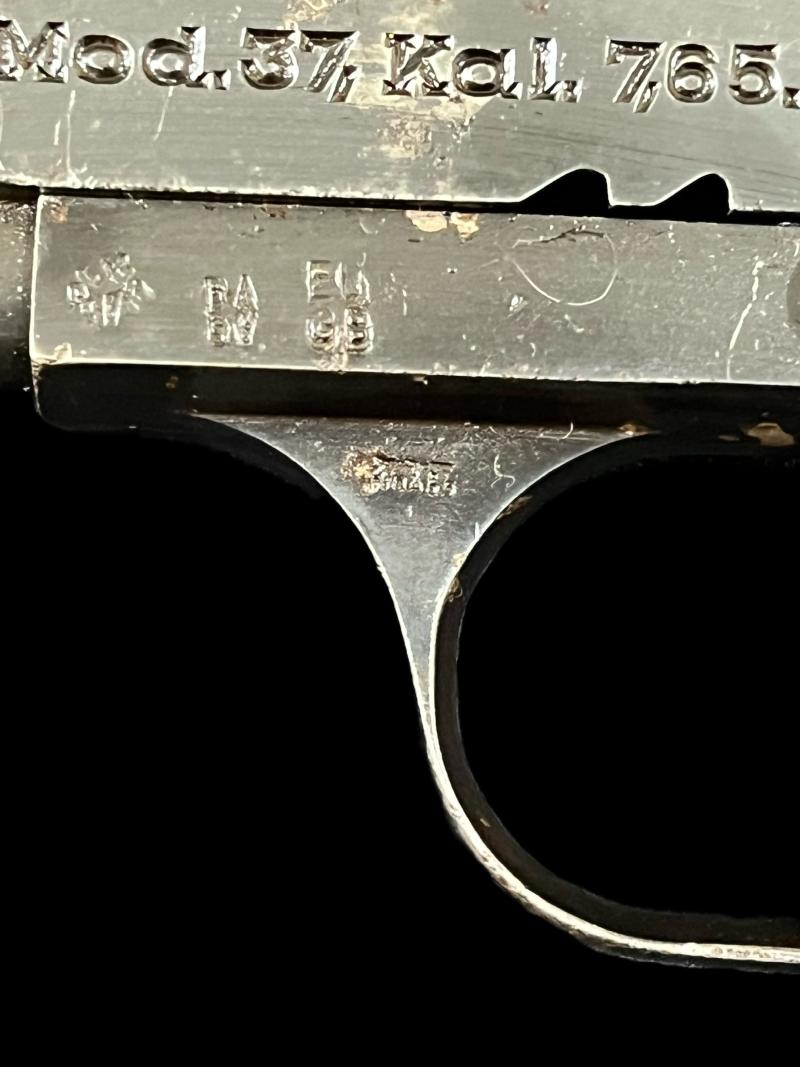 DEACTIVATED WW2 GERMAN P.MOD.37 FEMARU PISTOL (MATCHING) (EU DEACTIVATION)