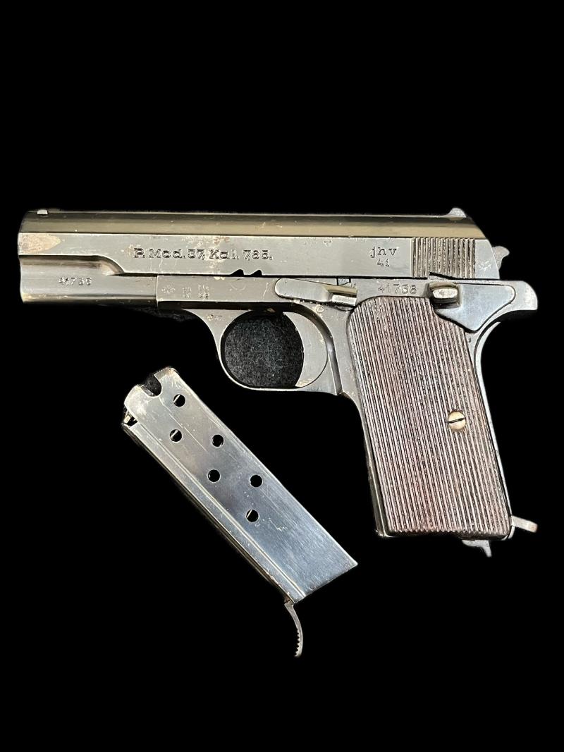 DEACTIVATED WW2 GERMAN P.MOD.37 FEMARU PISTOL (MATCHING) (EU DEACTIVATION)
