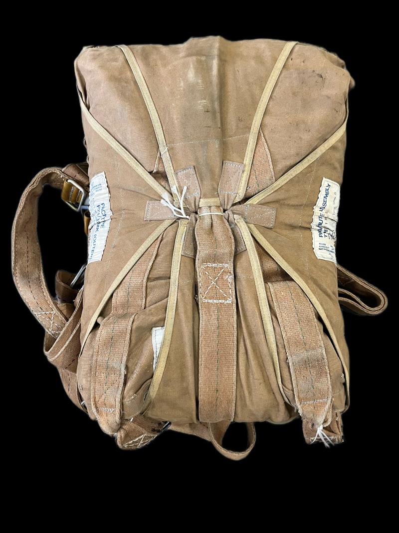 BRITISH IRVINE PARACHUTE TYPE PX 1 MK.4 WITH HARNESS