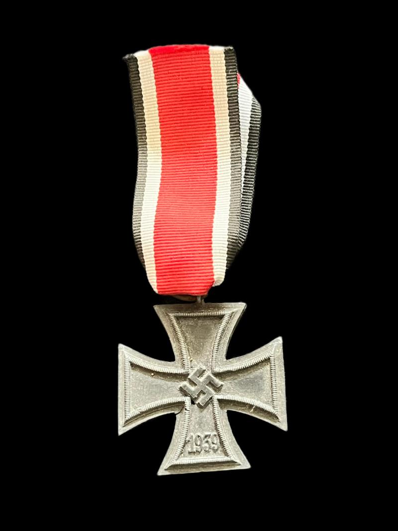 REPRODUCTION WW2 GERMAN IRON CROSS