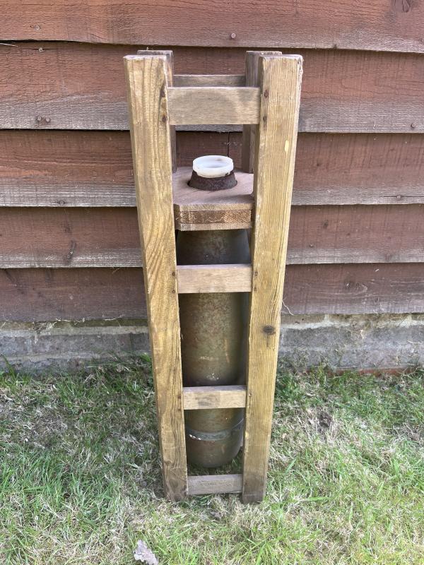 WW2 GERMAN 15.2CM HOWITZER SHELL IN CRATE (INERT)