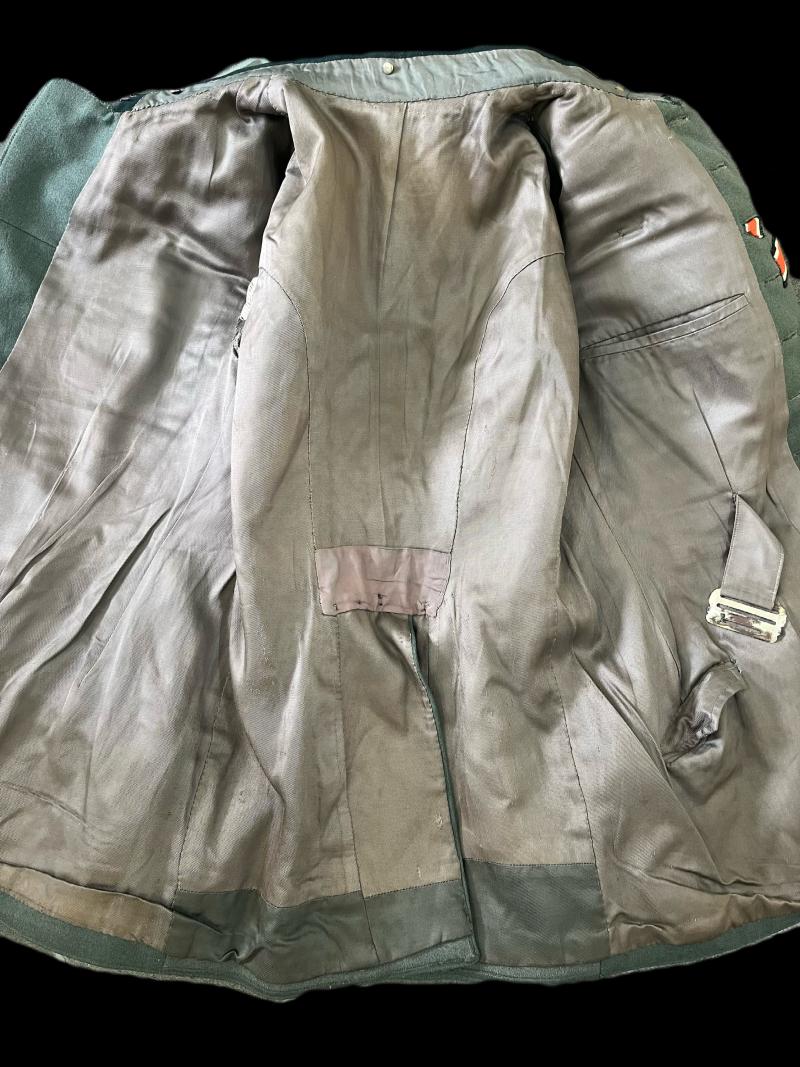 EARLY WW2 GERMAN CAVALRY OFFICER'S 8 BUTTON TUNIC (NAMED)