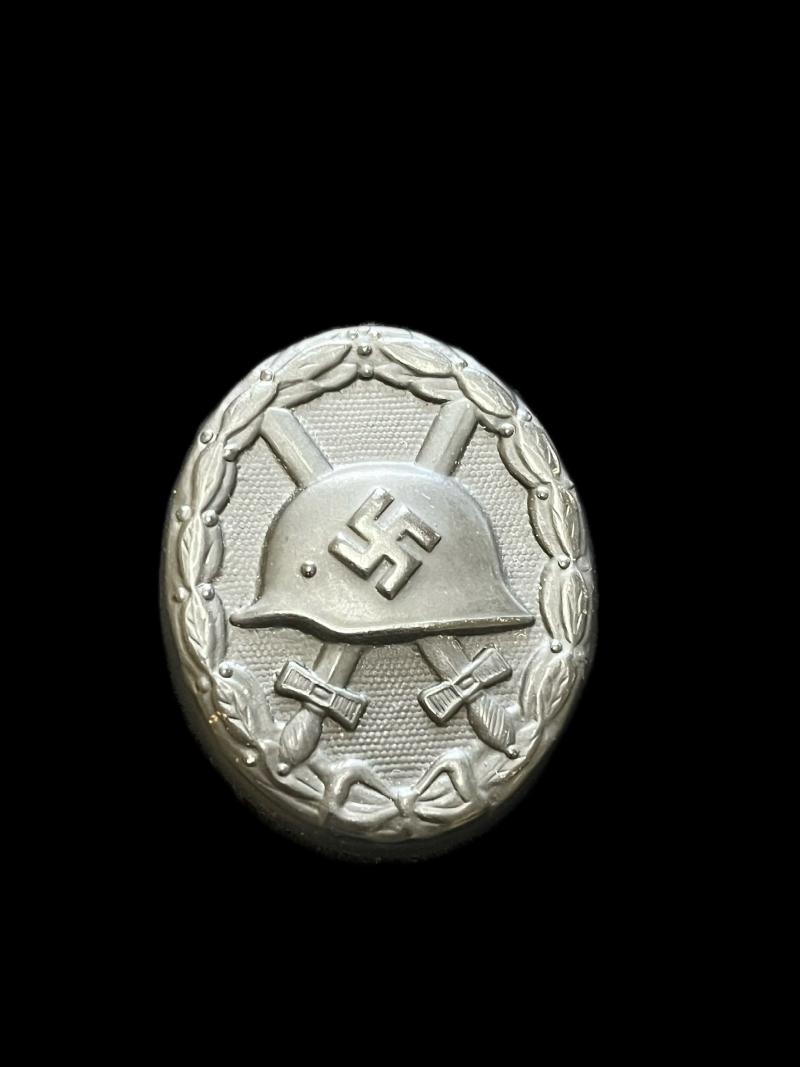 REPRODUCTION WW2 GERMAN BLACK WOUND BADGE