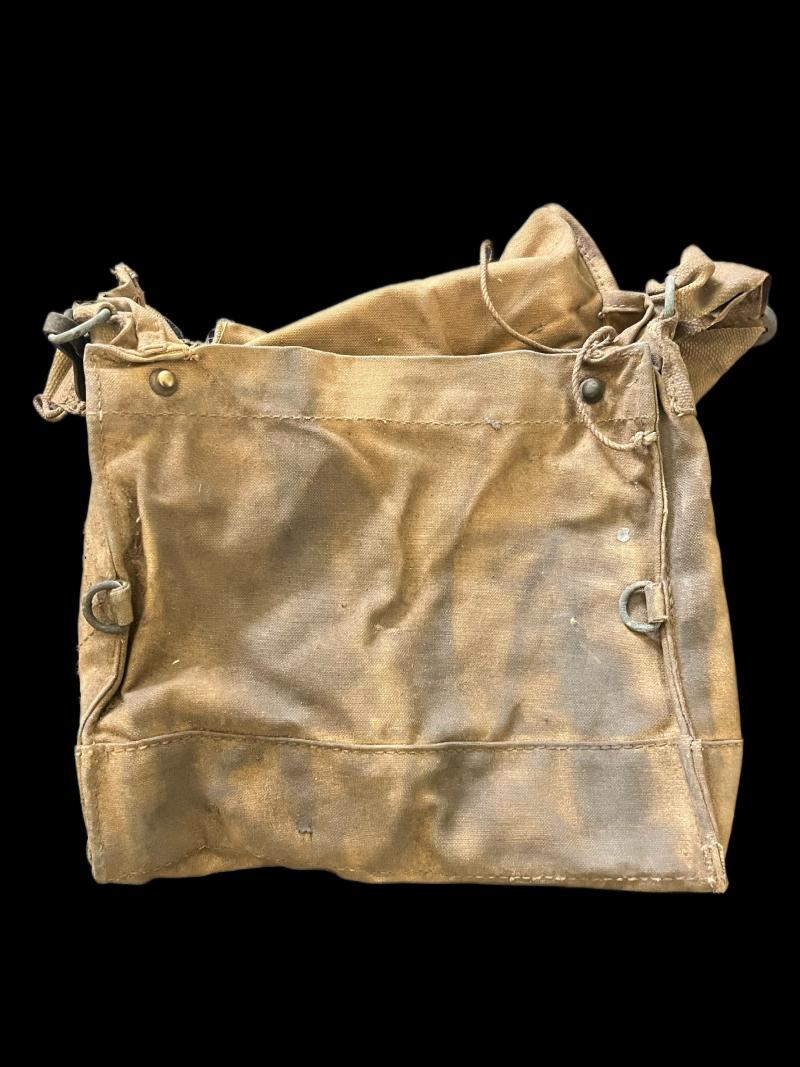 WW2 BRITISH MK.IV GAS MASK WITH FILTER, ANTI DIMMING AND BAG
