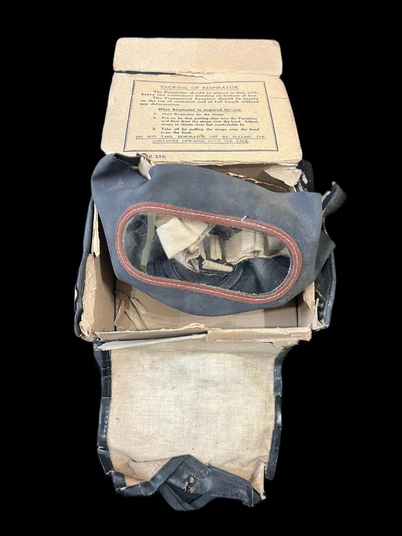 WW2 BRITISH CIVILIAN GAS MASK IN BOX