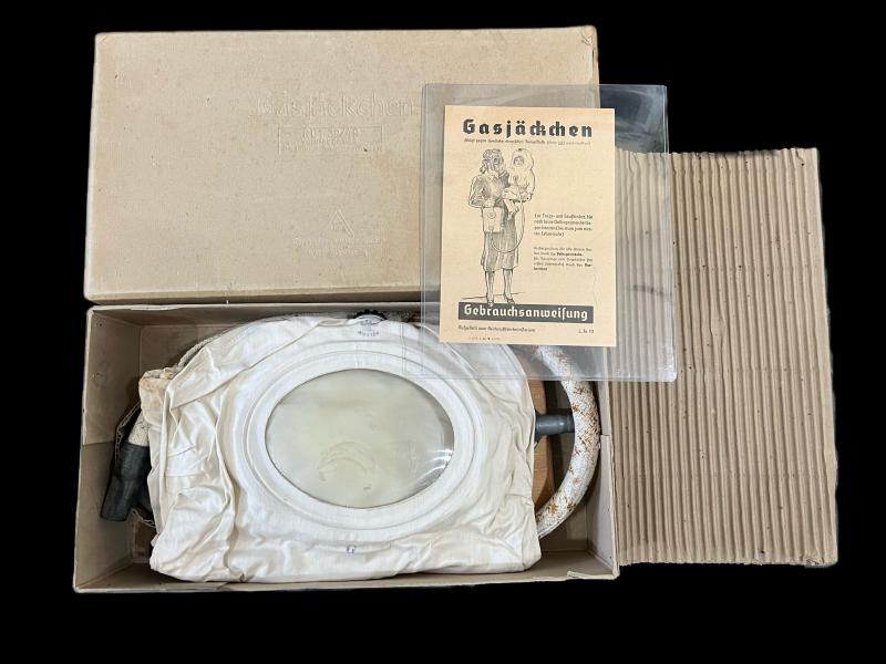 WW2 GERMAN GASJACKCHEN (CHILDREN) IN BOX
