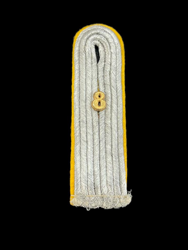WW2 GERMAN SIGNAL 8TH REGIMENT SHOULDER BOARD