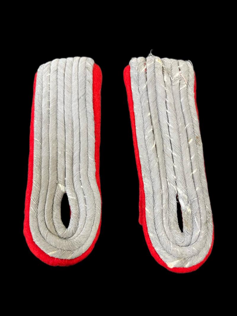 REPRODUCTION WW2 GERMAN ARTILLERY SHOULDER BOARDS
