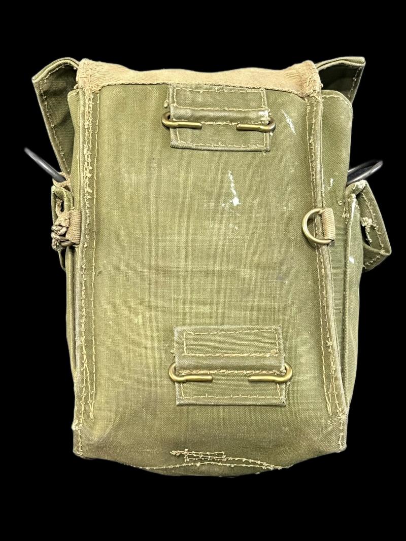 WW2 BRITISH CIVIL DEFENCE GAS MASK & CONTENTS
