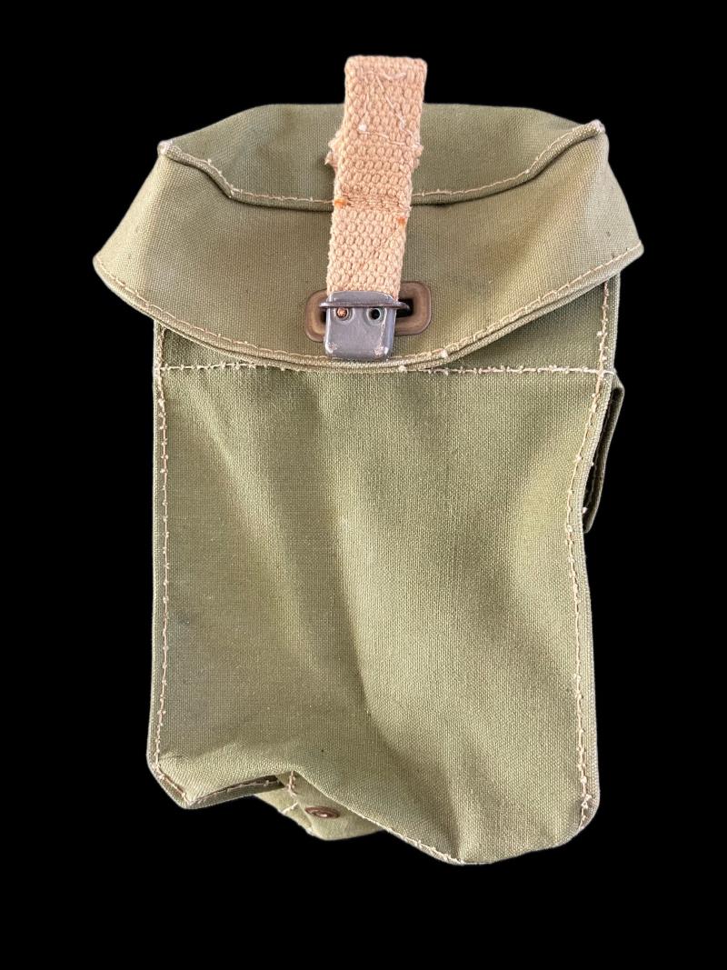 WW2 BRITISH LIGHT WEIGHT GAS MASK BAG