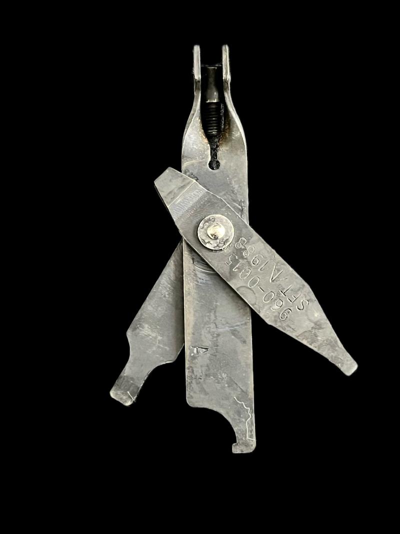 1988 DATED SLR COMBI TOOL