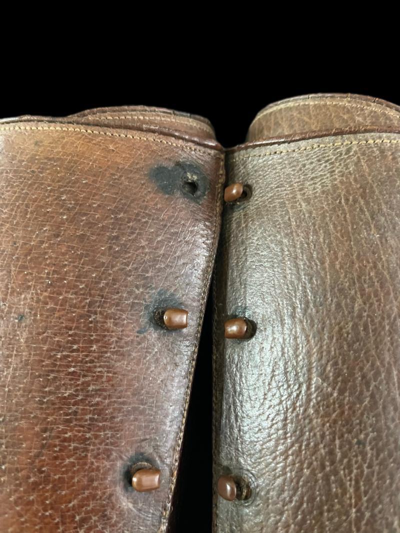 WW1 BRITISH OFFICER'S RAWHIDE LEATHER GAITERS