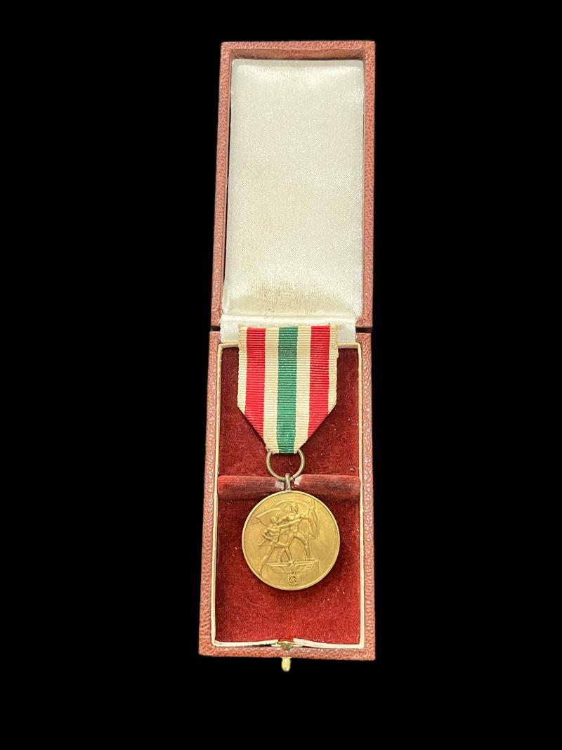WW2 GERMAN MEMELLAND MEDAL IN BOX