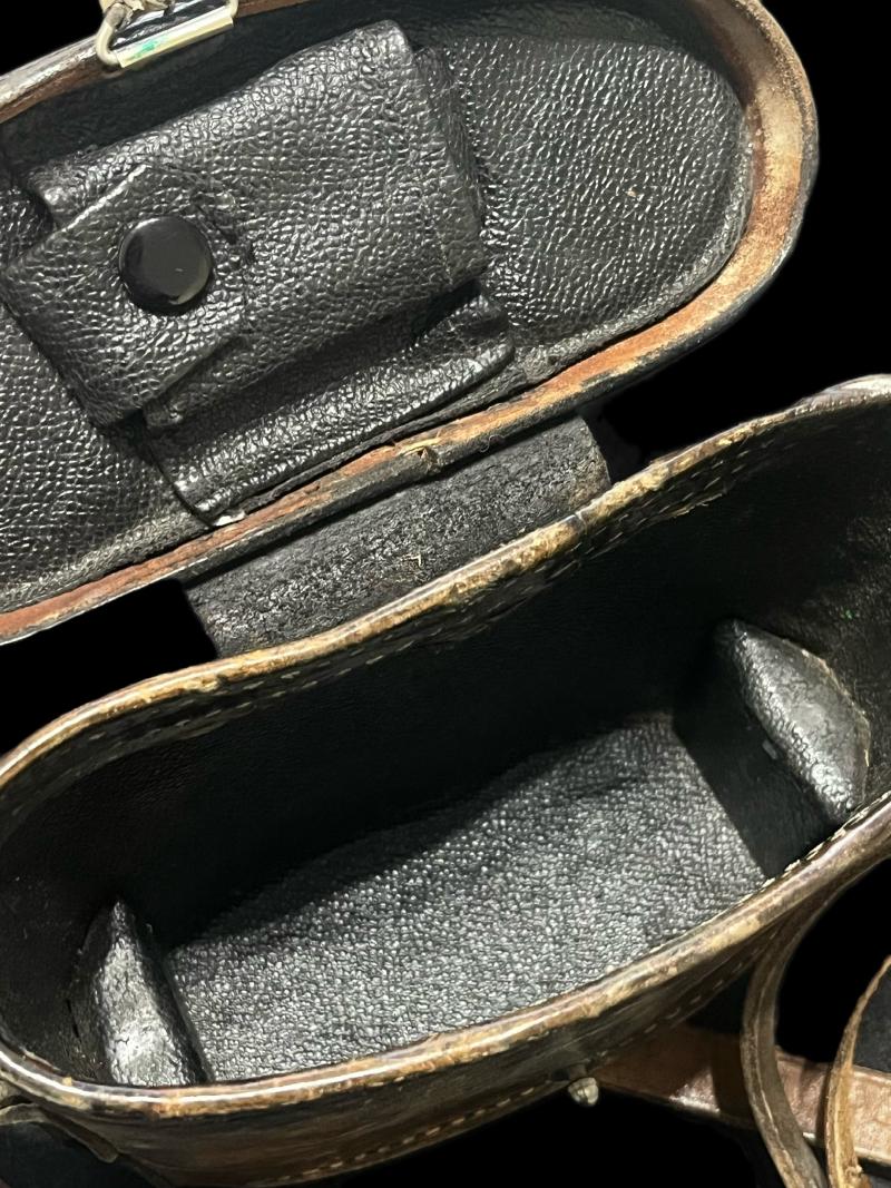 WW2 GERMAN HENSOLDT 6X30 BINOCULARS IN CASE